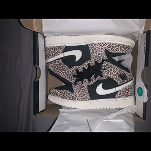 Air Jordan 1 mid se (gs)